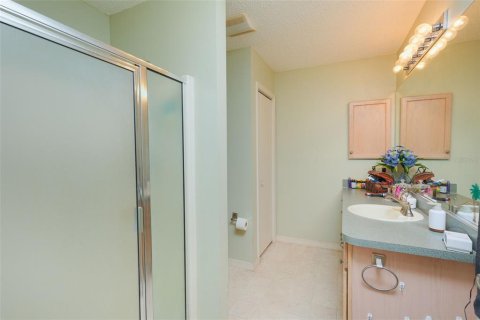 House in The Villages, Florida 3 bedrooms, 129.32 sq.m. № 2105363 - photo 20