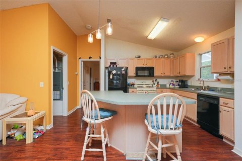 House in The Villages, Florida 3 bedrooms, 129.32 sq.m. № 2105363 - photo 15