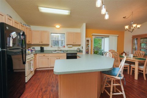 House in The Villages, Florida 3 bedrooms, 129.32 sq.m. № 2105363 - photo 13