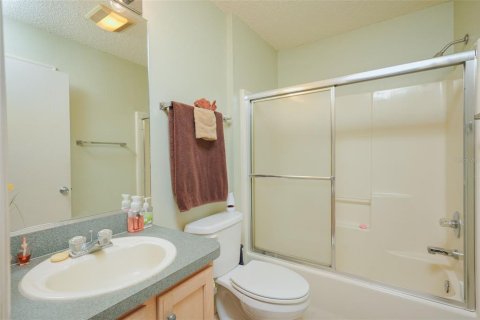 House in The Villages, Florida 3 bedrooms, 129.32 sq.m. № 2105363 - photo 26