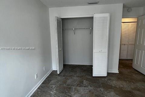 House in Palm Harbor, Florida 2 bedrooms, 102.19 sq.m. № 1868273 - photo 4