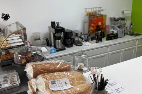 Купить коммерческую недвижимость в Лейк-Уорт, Флорида № 1954402 - фото 7