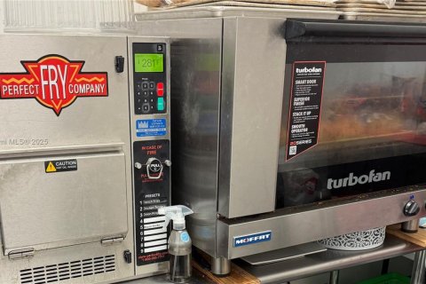 Купить коммерческую недвижимость в Лейк-Уорт, Флорида № 1954402 - фото 10