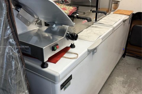 Купить коммерческую недвижимость в Лейк-Уорт, Флорида № 1954402 - фото 9