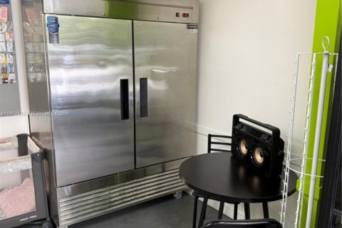 Купить коммерческую недвижимость в Лейк-Уорт, Флорида № 1954402 - фото 6