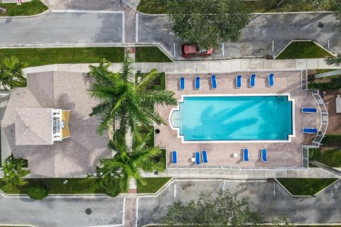 Townhouse in Jupiter, Florida 2 bedrooms, 143.26 sq.m. № 1178597 - photo 1