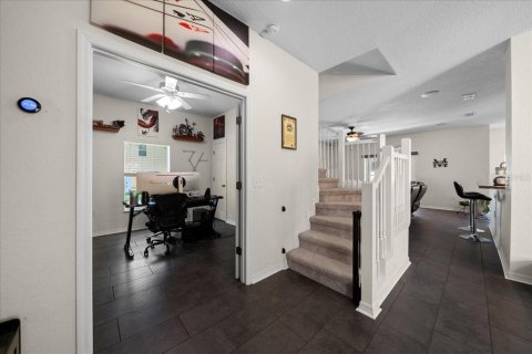 Casa en venta en Oxford, Florida, 4 dormitorios, 244.24 m2 № 2350429 - foto 5