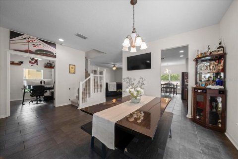 Casa en venta en Oxford, Florida, 4 dormitorios, 244.24 m2 № 2350429 - foto 4