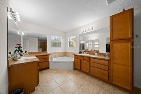 Casa en venta en Oxford, Florida, 4 dormitorios, 244.24 m2 № 2350429 - foto 26