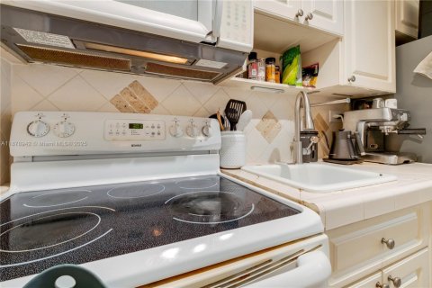 Condominio en alquiler en Miami Beach, Florida, 1 dormitorio, 39.02 m2 № 1896216 - foto 7