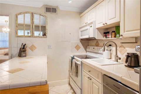 Condominio en alquiler en Miami Beach, Florida, 1 dormitorio, 39.02 m2 № 1896216 - foto 9