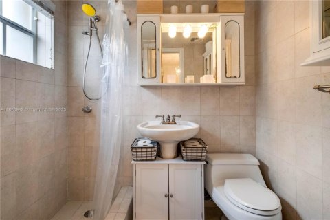 Condominio en alquiler en Miami Beach, Florida, 1 dormitorio, 39.02 m2 № 1896216 - foto 12