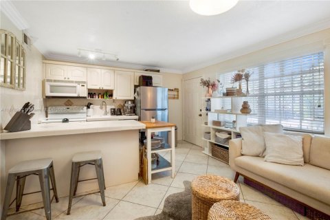 Condominio en alquiler en Miami Beach, Florida, 1 dormitorio, 39.02 m2 № 1896216 - foto 2