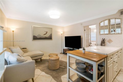 Condominio en alquiler en Miami Beach, Florida, 1 dormitorio, 39.02 m2 № 1896216 - foto 5