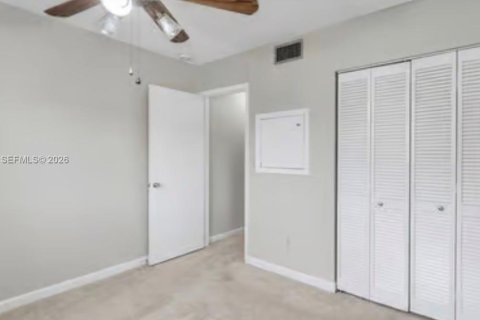 Propiedad comercial en venta en Miami, Florida № 2000844 - foto 16