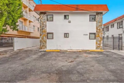Propiedad comercial en venta en Miami, Florida № 2000844 - foto 2
