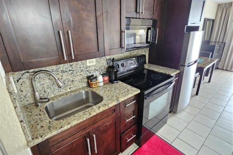 Copropriété à vendre à Sunny Isles Beach, Floride: 33.44 m2 № 1937386 - photo 15