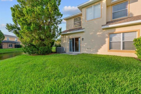 Townhouse in Tampa, Florida 3 bedrooms, 136.57 sq.m. № 1824956 - photo 6