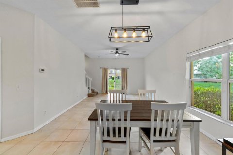 Townhouse in Tampa, Florida 3 bedrooms, 136.57 sq.m. № 1824956 - photo 10