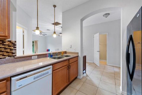 Townhouse in Tampa, Florida 3 bedrooms, 136.57 sq.m. № 1824956 - photo 13