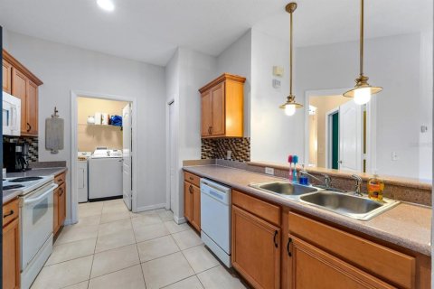 Townhouse in Tampa, Florida 3 bedrooms, 136.57 sq.m. № 1824956 - photo 12