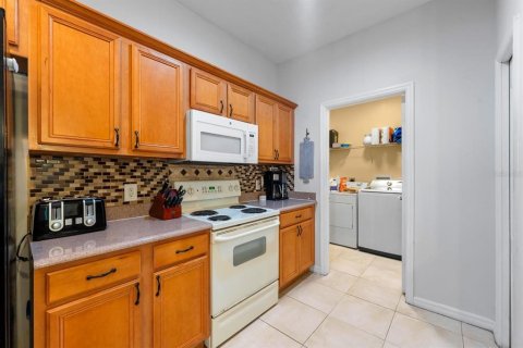 Townhouse in Tampa, Florida 3 bedrooms, 136.57 sq.m. № 1824956 - photo 14