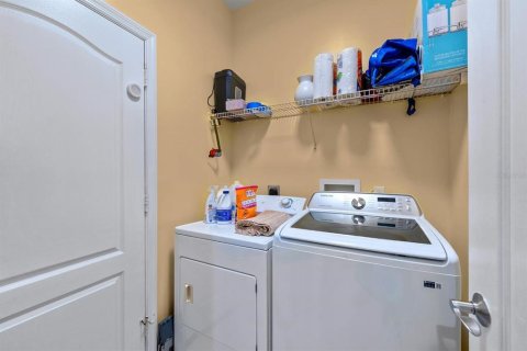 Townhouse in Tampa, Florida 3 bedrooms, 136.57 sq.m. № 1824956 - photo 18