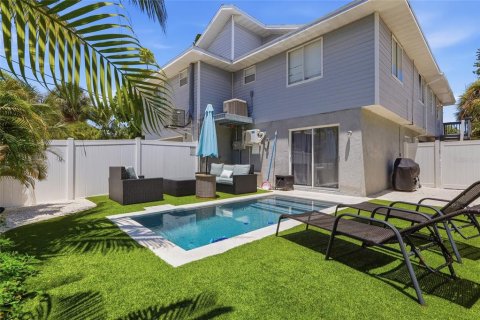 Duplex à Holmes Beach, Floride 2 chambres, 84.73 m2 № 2133519