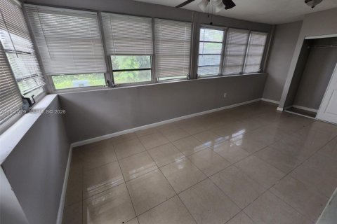 Casa en venta en Sunrise, Florida, 5 dormitorios, 167.32 m2 № 2027075 - foto 3