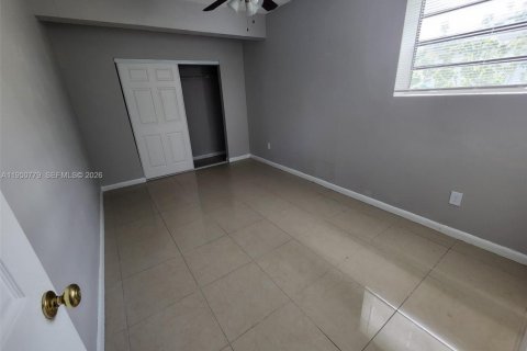 Casa en venta en Sunrise, Florida, 5 dormitorios, 167.32 m2 № 2027075 - foto 6