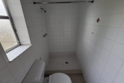 Casa en venta en Sunrise, Florida, 5 dormitorios, 167.32 m2 № 2027075 - foto 5