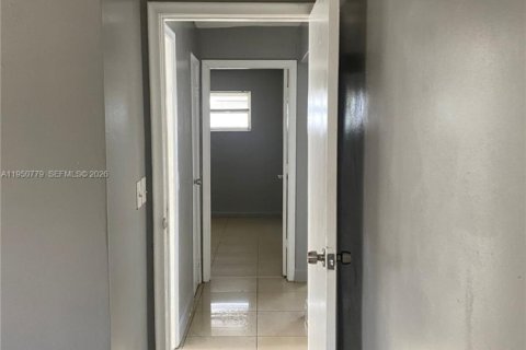 Casa en venta en Sunrise, Florida, 5 dormitorios, 167.32 m2 № 2027075 - foto 9