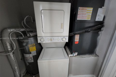 Casa en venta en Sunrise, Florida, 5 dormitorios, 167.32 m2 № 2027075 - foto 11