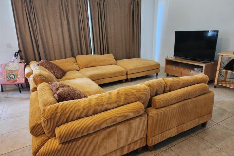 Купить виллу или дом в Сент-Луси, Флорида 4 спальни, 256.32м2, № 2019990 - фото 9