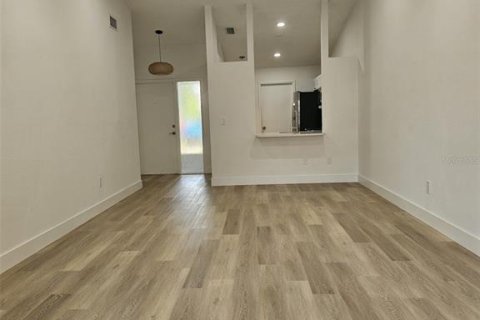 Condominio en alquiler en Palm Harbor, Florida, 2 dormitorios, 88.26 m2 № 1832964 - foto 17