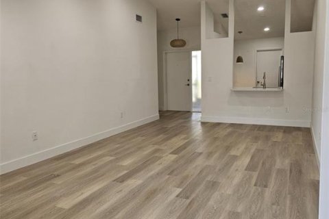 Condominio en alquiler en Palm Harbor, Florida, 2 dormitorios, 88.26 m2 № 1832964 - foto 16