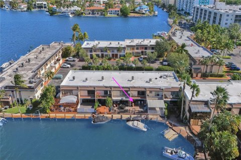 Adosado en alquiler en North Miami Beach, Florida, 2 dormitorios, 144 m2 № 1940897 - foto 6