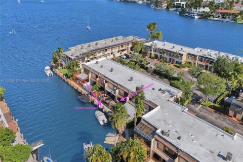 Adosado en alquiler en North Miami Beach, Florida, 2 dormitorios, 144 m2 № 1940897 - foto 5