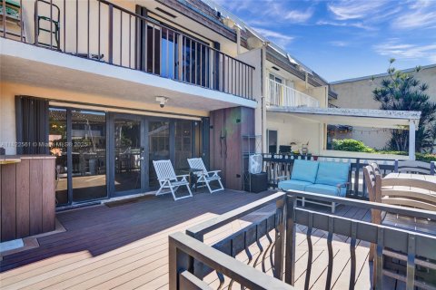 Adosado en alquiler en North Miami Beach, Florida, 2 dormitorios, 144 m2 № 1940897 - foto 27