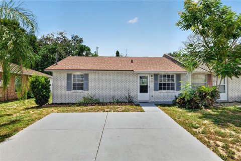 Villa ou maison à Lake Wales, Floride 2 chambres, 79.71 m2 № 2342198