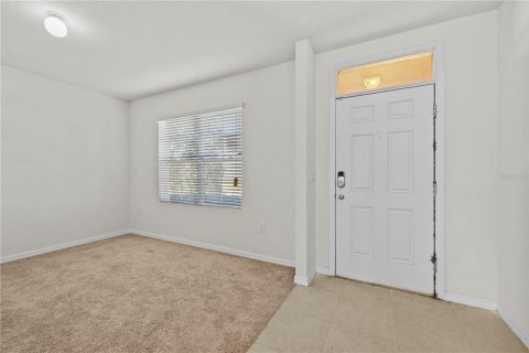 House in Haines City, Florida 4 bedrooms, 250.46 sq.m. № 2223758 - photo 12