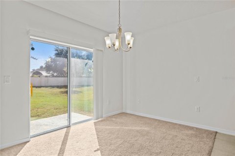 House in Haines City, Florida 4 bedrooms, 250.46 sq.m. № 2223758 - photo 11