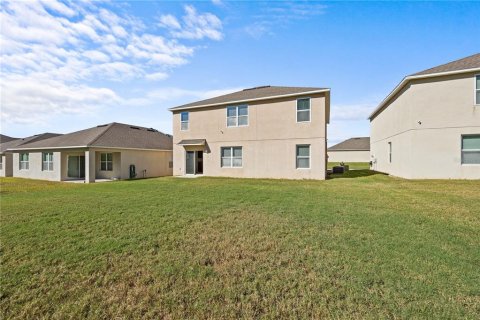 House in Haines City, Florida 4 bedrooms, 250.46 sq.m. № 2223758 - photo 27
