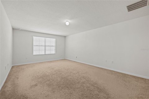 House in Haines City, Florida 4 bedrooms, 250.46 sq.m. № 2223758 - photo 18