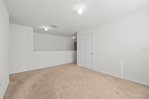 House in Haines City, Florida 4 bedrooms, 250.46 sq.m. № 2223758 - photo 17