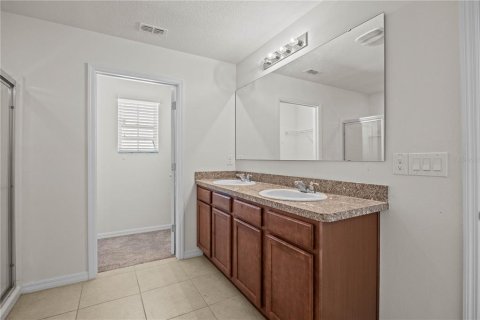 House in Haines City, Florida 4 bedrooms, 250.46 sq.m. № 2223758 - photo 19