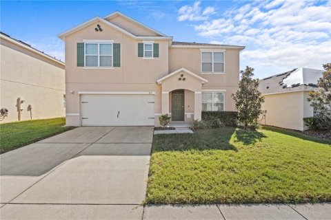 House in Haines City, Florida 4 bedrooms, 250.46 sq.m. № 2223758