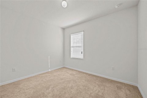 House in Haines City, Florida 4 bedrooms, 250.46 sq.m. № 2223758 - photo 13