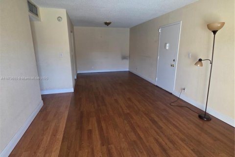 Copropriété à vendre à Doral, Floride: 2 chambres, 98.57 m2 № 1981837 - photo 10