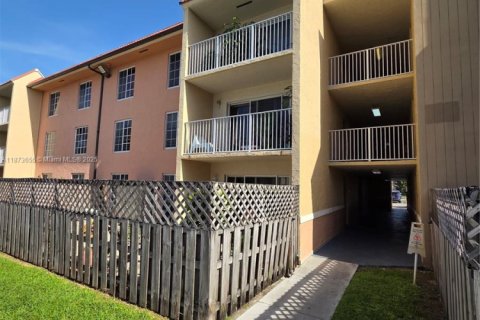 Copropriété à vendre à Doral, Floride: 2 chambres, 98.57 m2 № 1981837 - photo 9